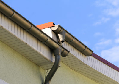 Gutter incorrectly installed, botch on construction